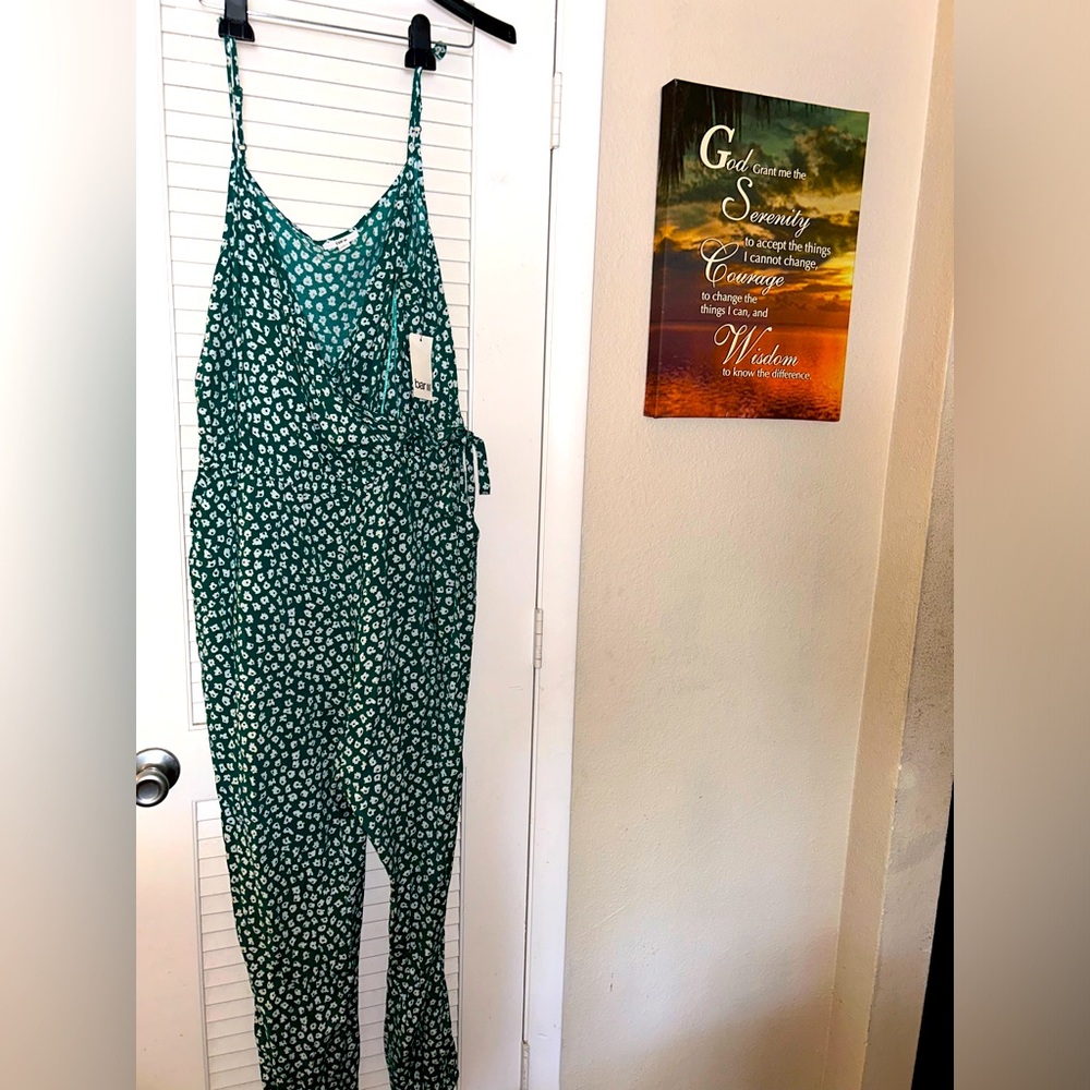 Frilly flower 2 peice.